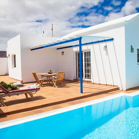 Cozy In Arrieta With Swimming Pool * Arrieta (Lanzarote)