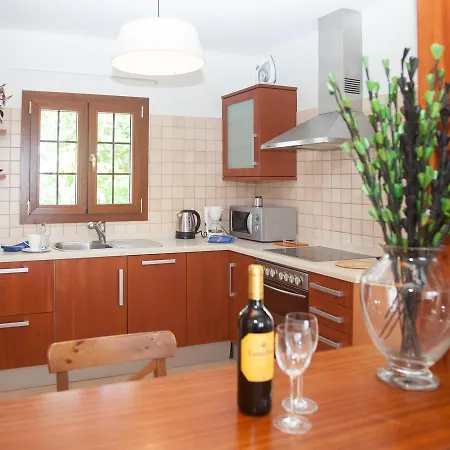 Cozy In Arrieta With Swimming Pool Villa *